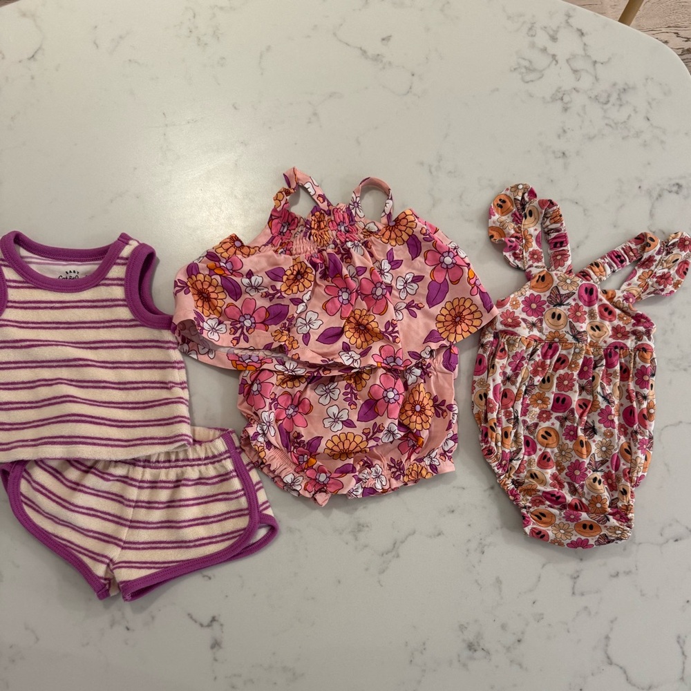 5 Piece Bundle Baby Girl Retro Smiley and Flower Outfits